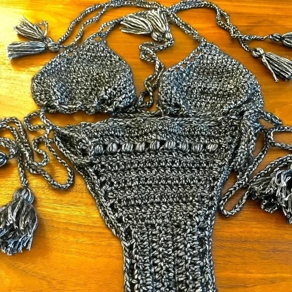 SHIMMERING CROCHETED SILVER BIKINI - Picture 4 of 9